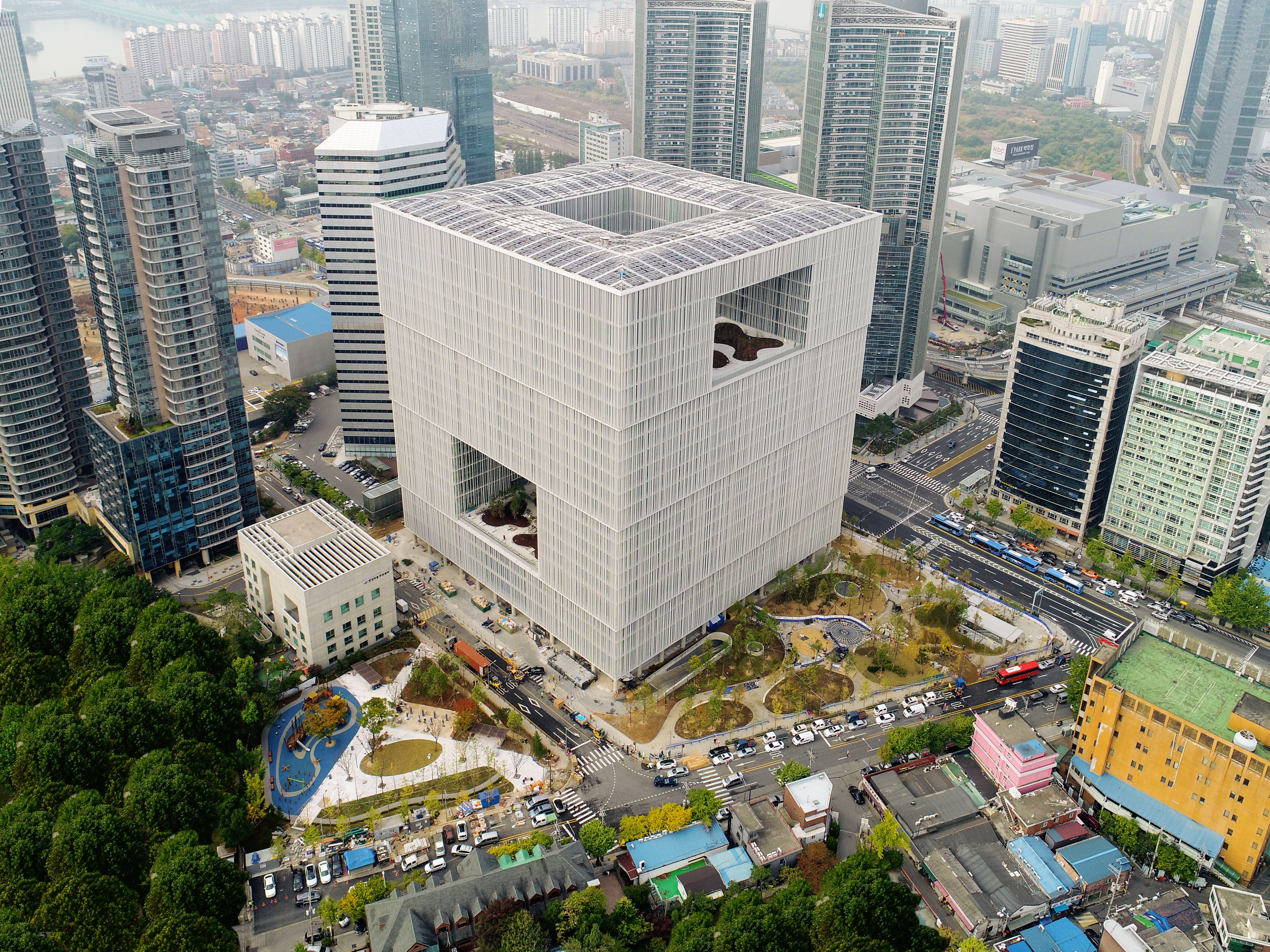 Amorepacific Corp. HQ full shot