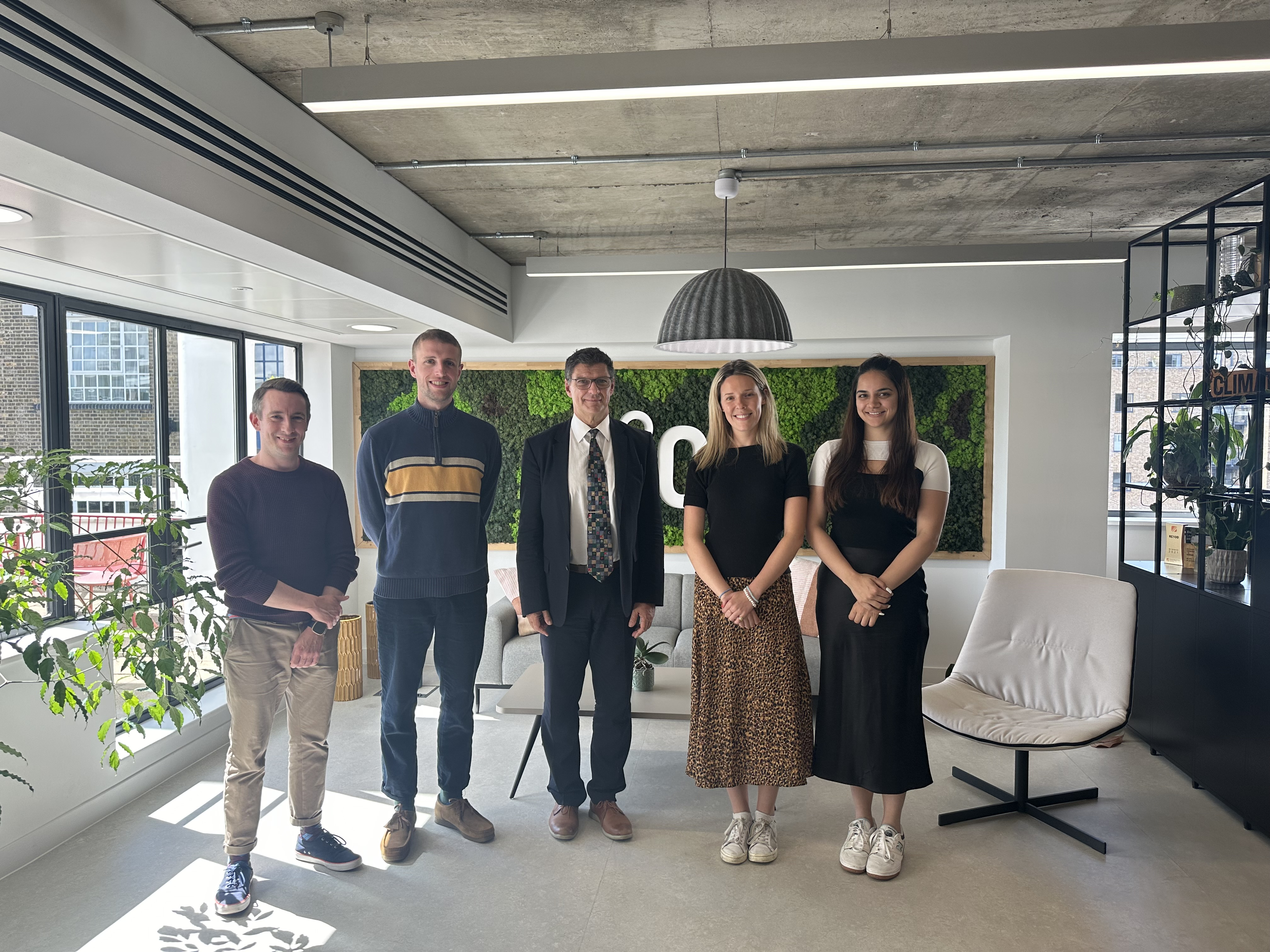 CADER signs a partnership agreement with Climate Group to implement the RE100 initiative in Argentina
