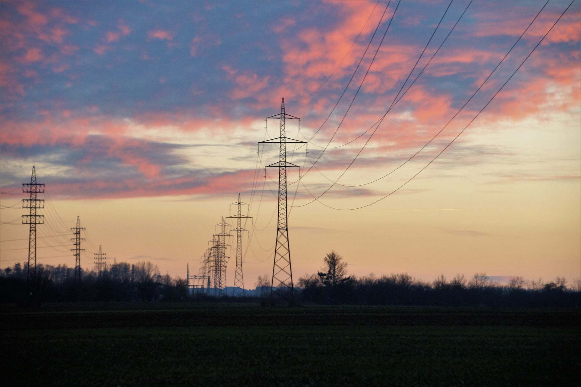 Power grid lines