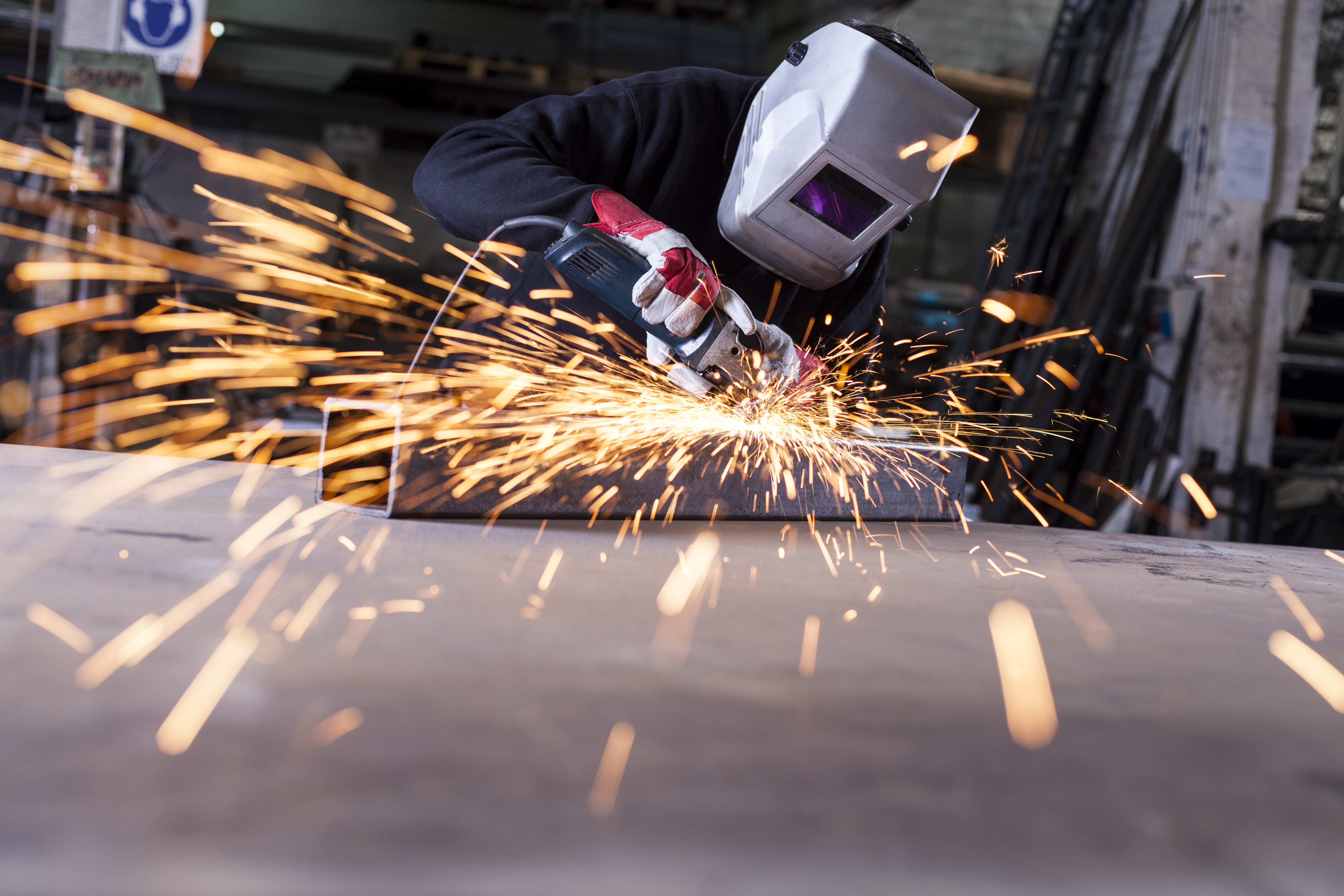 Major businesses commit to 100% net zero steel