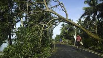 West Bengal, storm